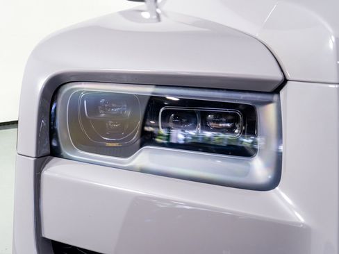 Used 2023 Rolls-Royce Cullinan Base image 23