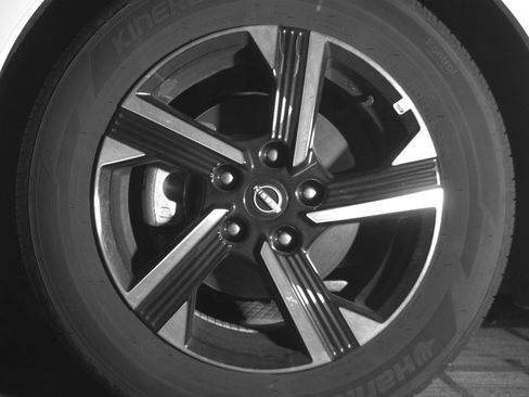 Used 2025 Nissan Sentra SV FWD image 12