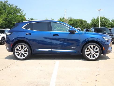 Used 2022 Buick Envision Avenir w/ Technology Package II FWD image 4