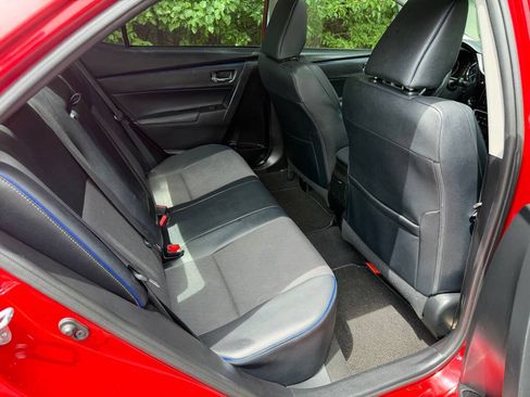 Used 2017 Toyota Corolla SE w/ SE Premium Package FWD image 3