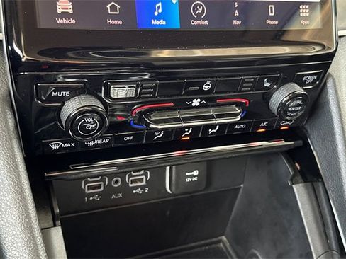 Certified 2023 Jeep Grand Cherokee L Limited image 22