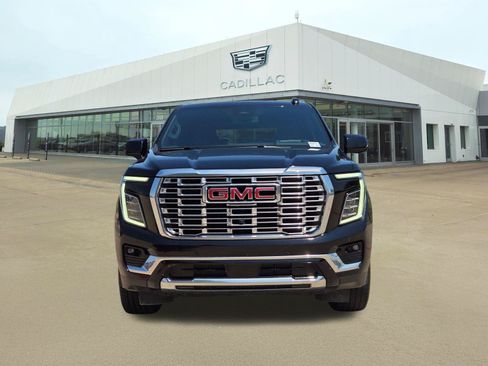 Used 2025 GMC Yukon Denali AWD/4WD image 2
