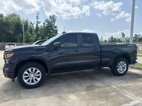 Used 2022 Chevrolet Silverado 1500 Custom AWD/4WD image 4