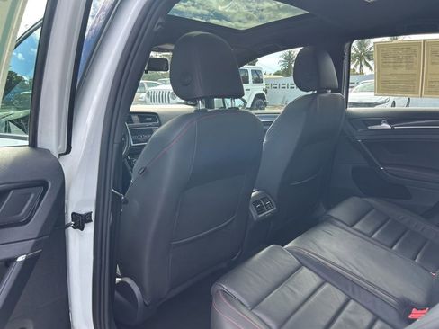 Used 2015 Volkswagen Golf 4-Door image 32