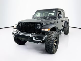 Used 2023 Jeep Gladiator Sport AWD/4WD video 1