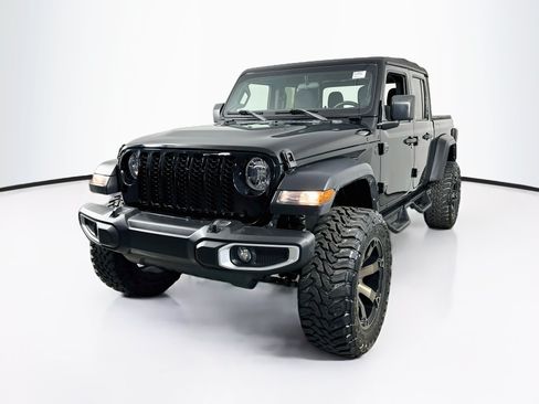 Used 2023 Jeep Gladiator Sport AWD/4WD image 1