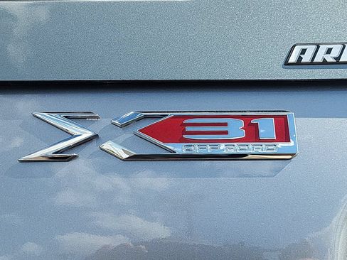Used 2024 GMC Sierra 2500 SLT w/ SLT Premium Package AWD/4WD image 18