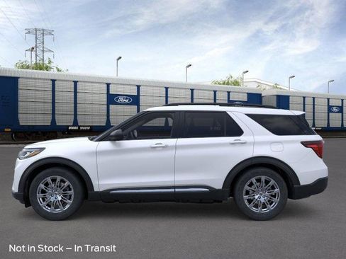 New 2025 Ford Explorer Active w/ Active Comfort Package image 23