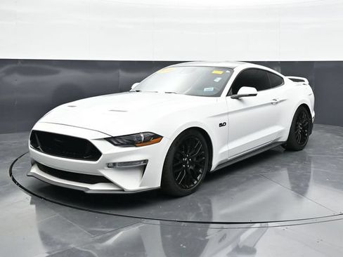 Used 2018 Ford Mustang GT Premium w/ Equipment Group 401A RWD image 5