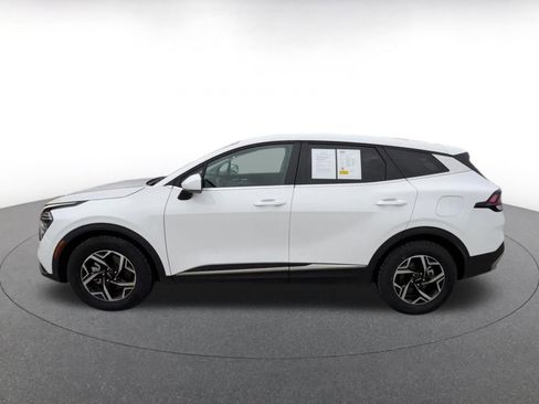 Used 2025 Kia Sportage LX FWD image 9