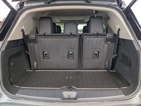 New 2026 Nissan Pathfinder Platinum FWD image 25