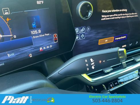 Used 2025 Chevrolet Equinox EV LT FWD image 29