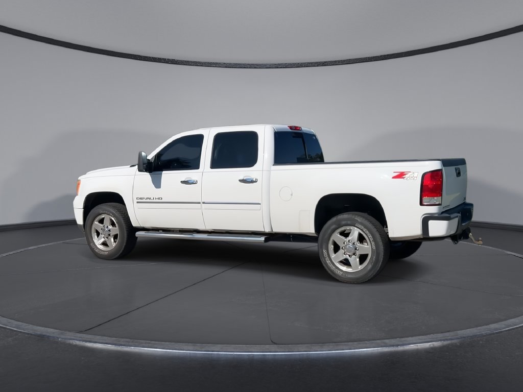 Used 2014 GMC Sierra 2500 Denali w/ Suspension Package, Off-Road AWD/4WD image 6