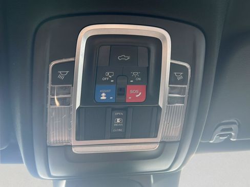 Used 2022 RAM 1500 Limited w/ Body Color Bumper Group AWD/4WD image 10
