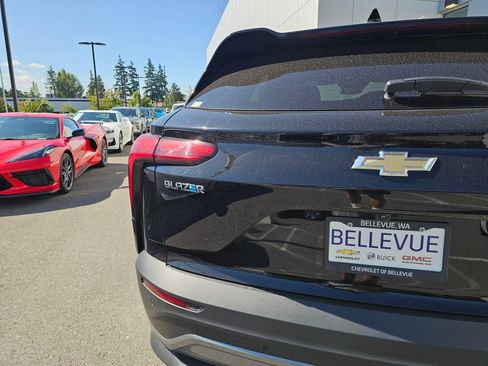 New 2026 Chevrolet Blazer EV LT AWD/4WD image 16
