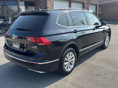 Used 2018 Volkswagen Tiguan SE w/ Panoramic Sunroof Package AWD/4WD image 14