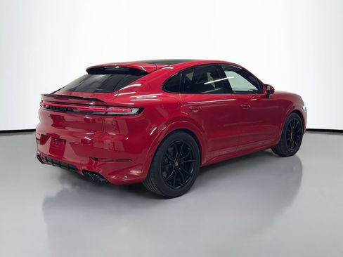 Certified 2025 Porsche Cayenne GTS AWD/4WD image 9