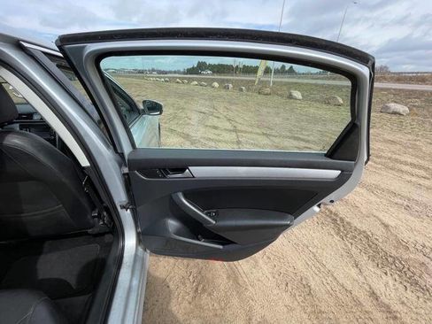 Used 2013 Volkswagen Passat 2.5 SE image 28