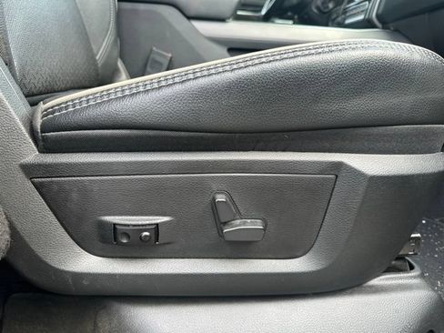 Used 2023 RAM 2500 Laramie AWD/4WD image 7
