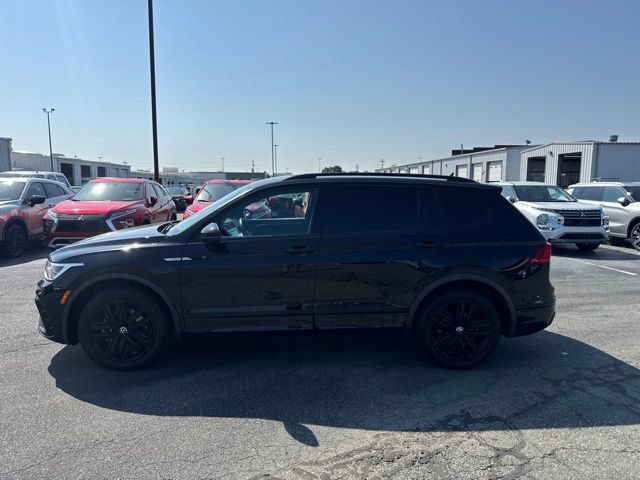 Used 2022 Volkswagen Tiguan SE R-Line FWD image 3