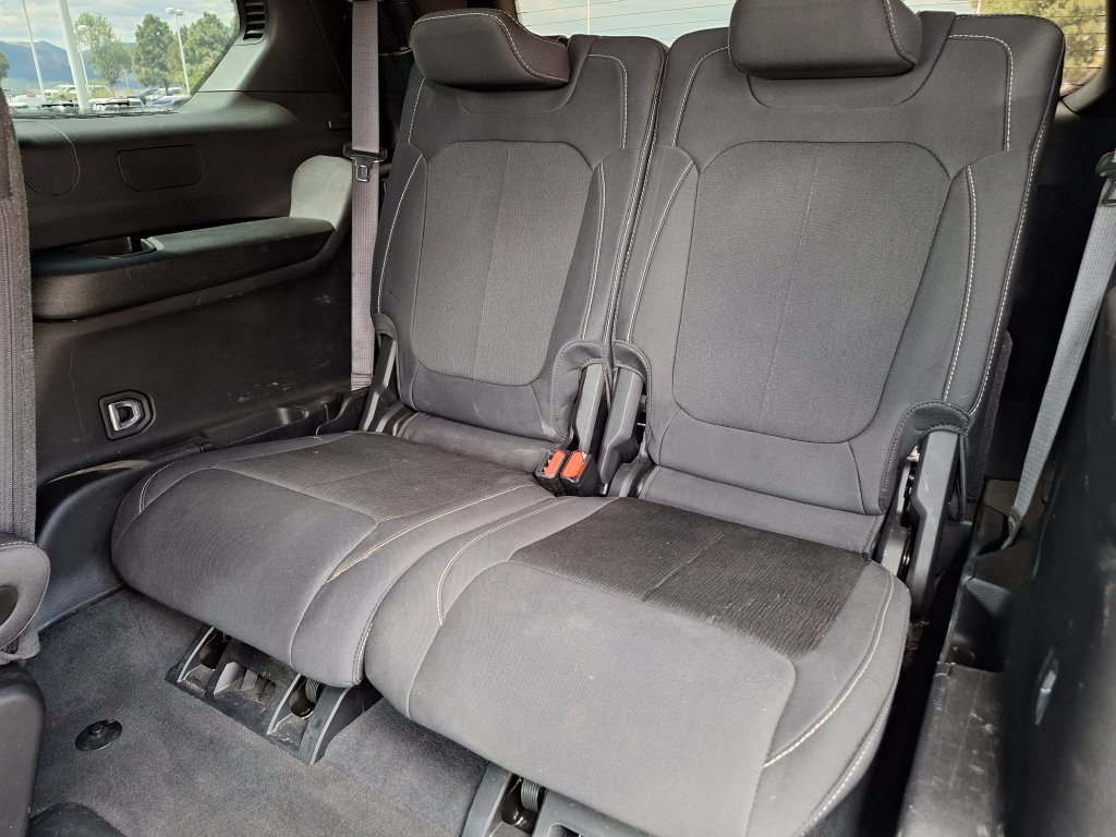 Used 2024 Jeep Grand Cherokee L Laredo AWD/4WD image 12