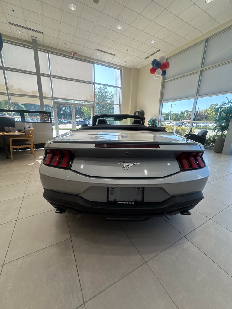 Used 2024 Ford Mustang Premium RWD image 5