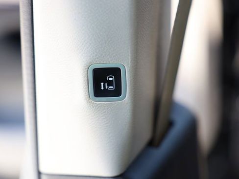 Used 2019 Chrysler Pacifica Touring-L Plus w/ Advanced Safetytec Group FWD image 44
