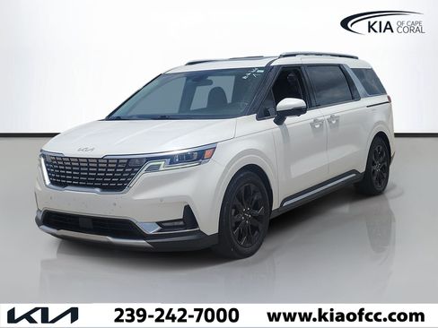 Used 2022 Kia Carnival SX Prestige FWD image 3