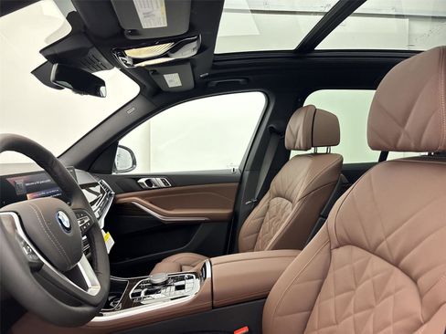 New 2026 BMW X5 xDrive50e w/ Climate Comfort Package image 24