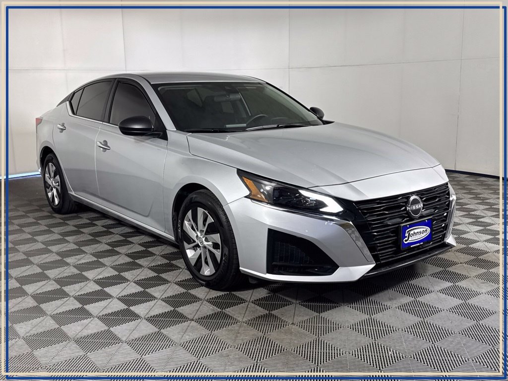 Used 2024 Nissan Altima 2.5 S FWD image 5