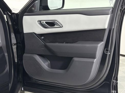 New 2026 Land Rover Range Rover Velar Dynamic SE image 32