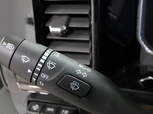 Used 2024 Chevrolet Silverado 2500 ZR2 w/ Technology Package AWD/4WD image 17