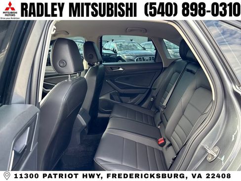 Used 2024 Volkswagen Jetta SE FWD image 12