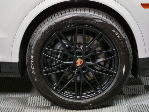 New 2026 Porsche Cayenne AWD/4WD image 39