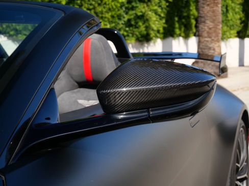 Used 2022 Aston Martin V8 Vantage Roadster image 15