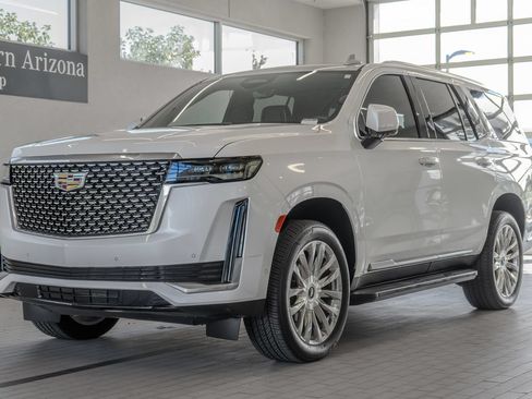 Used 2024 Cadillac Escalade Premium Luxury AWD/4WD image 25