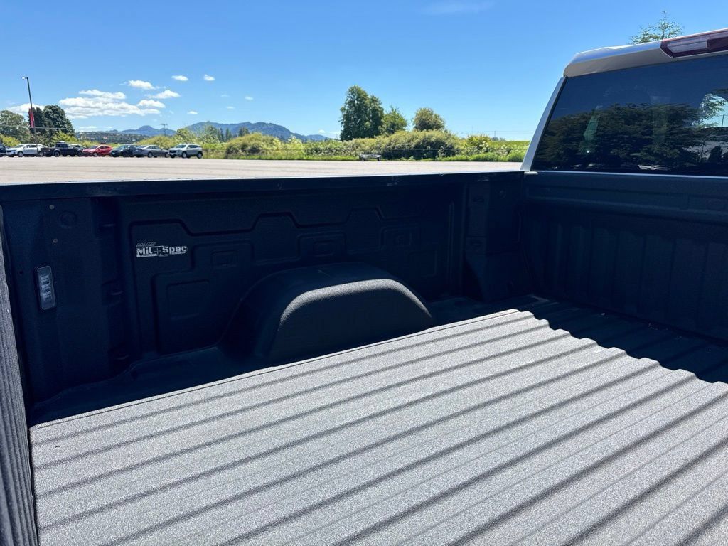 Used 2019 Chevrolet Silverado 1500 LT w/ Convenience Package AWD/4WD image 40