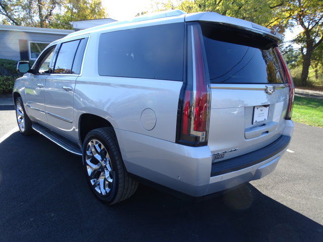 Certified 2018 Cadillac Escalade ESV Luxury AWD/4WD image 21