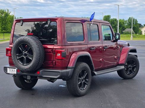 Used 2021 Jeep Wrangler Unlimited Sahara AWD/4WD image 11
