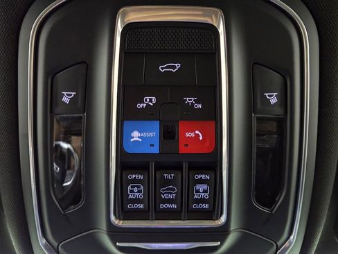 New 2025 Jeep Grand Cherokee Limited w/ Trailer Tow Package image 30