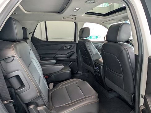 Used 2021 Chevrolet Traverse Premier AWD/4WD image 16
