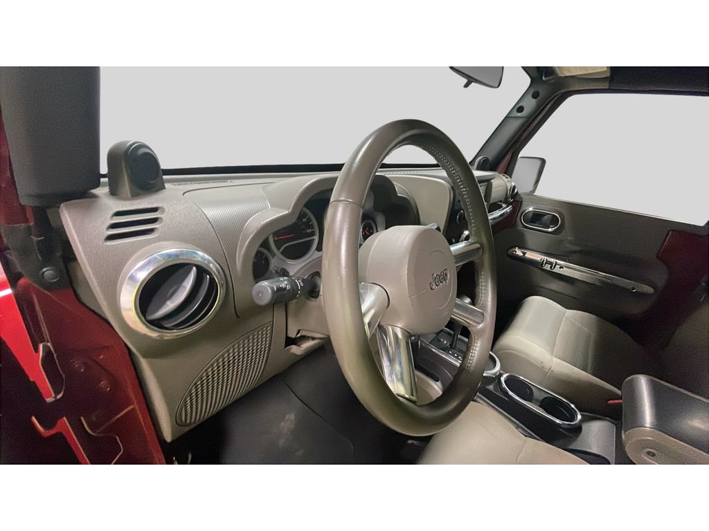 Used 2009 Jeep Wrangler Unlimited Sahara AWD/4WD image 9