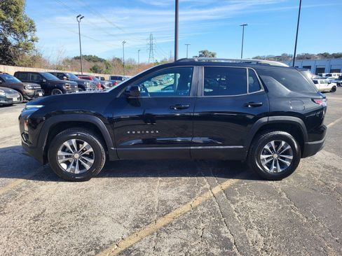Used 2025 Chevrolet Equinox LT w/ Convenience Package II image 7