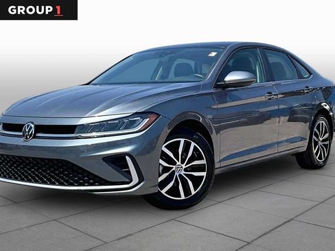 Used 2025 Volkswagen Jetta SE FWD image 1