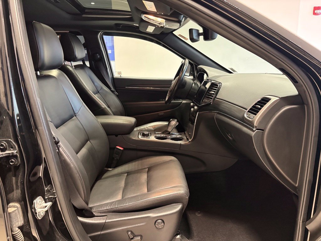 Used 2021 Jeep Grand Cherokee Limited AWD/4WD image 27