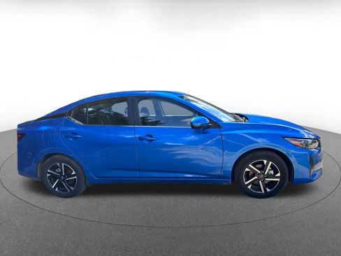 Used 2025 Nissan Sentra SV FWD image 15