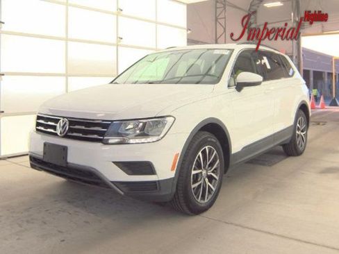 Used 2019 Volkswagen Tiguan SE w/ Panoramic Sunroof Package image 1