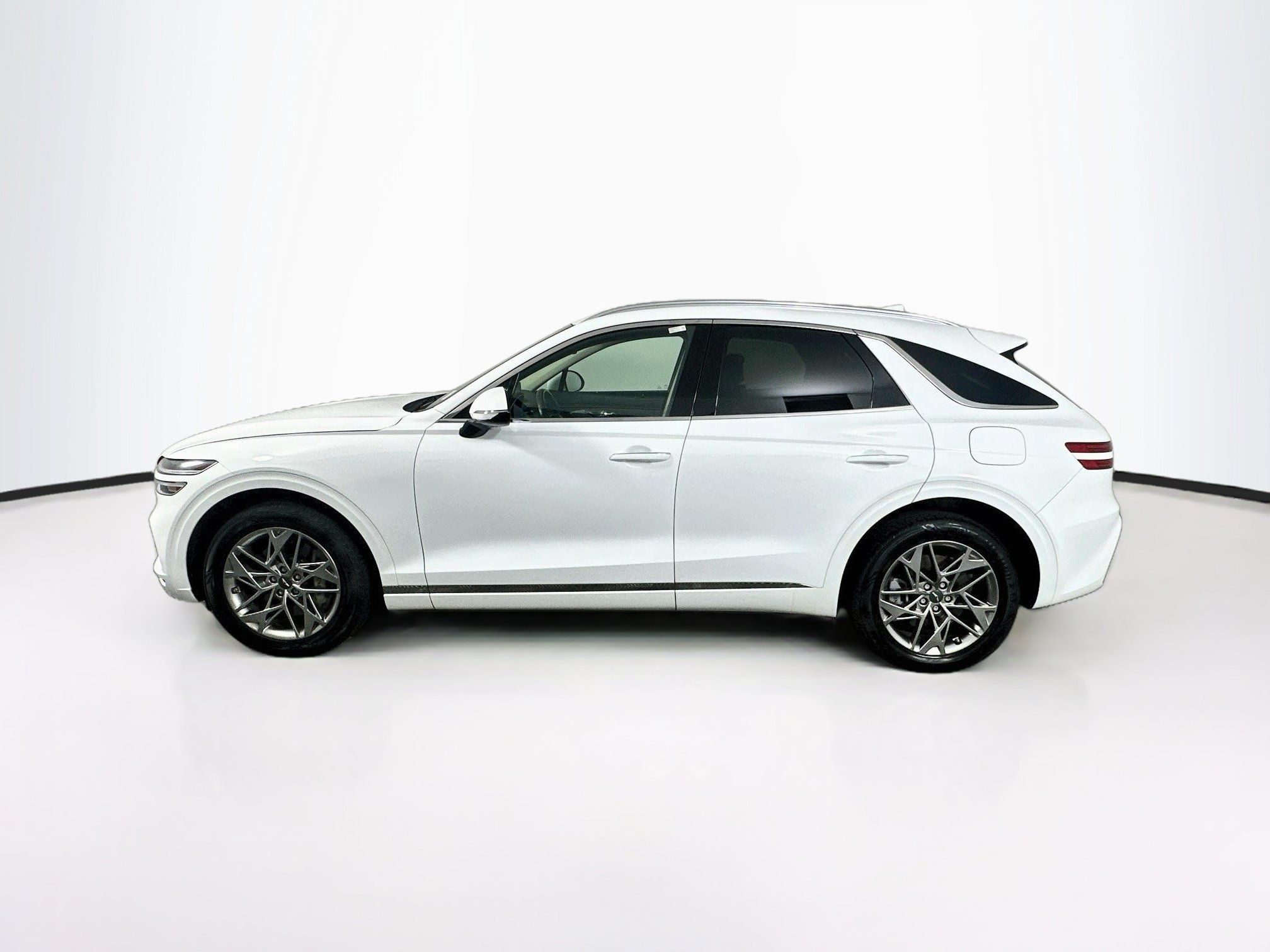 Used 2025 Genesis GV70 2.5T AWD/4WD image 4