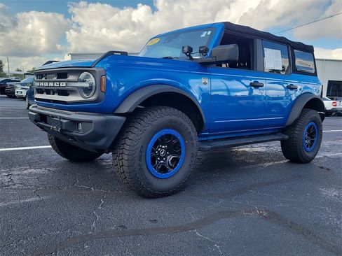 Certified 2022 Ford Bronco Big Bend w/ Sasquatch Package image 2