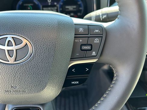 Used 2026 Toyota Camry XSE AWD/4WD image 11